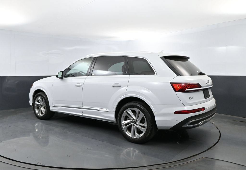 Used 2022 Audi Q7 3.0T Premium Plus w/ Premium Plus Package AWD/4WD image 24