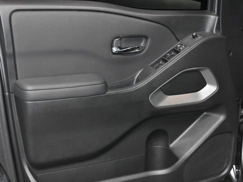 Certified 2024 Nissan Frontier SV w/ Technology Package image 4