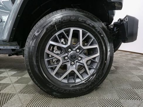 Used 2026 Jeep Wrangler Unlimited Sahara AWD/4WD image 15