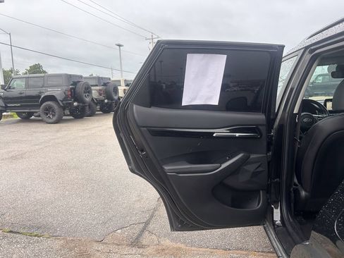 Used 2021 Kia Seltos SX w/ SX Sunroof Package AWD/4WD image 15