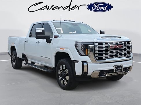 Used 2024 GMC Sierra 3500 Denali w/ Denali Reserve Package image 3