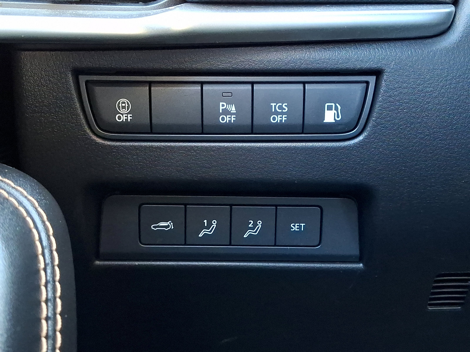 Certified 2024 MAZDA CX-90 Plug-In Hybrid w/ Premium Pkg AWD/4WD image 28