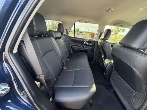 Used 2022 Toyota 4Runner TRD Off-Road Premium AWD/4WD image 22