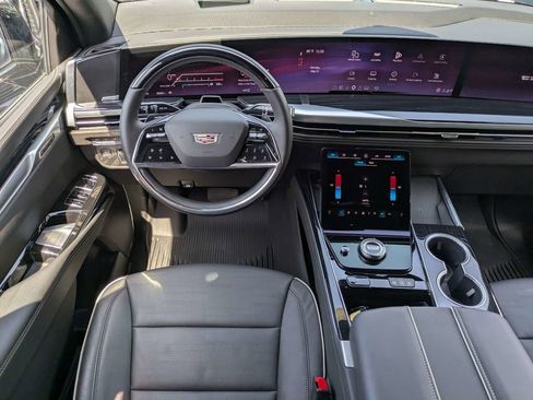 Certified 2026 Cadillac Escalade Sport w/ LPO, ONYX Package AWD/4WD image 17