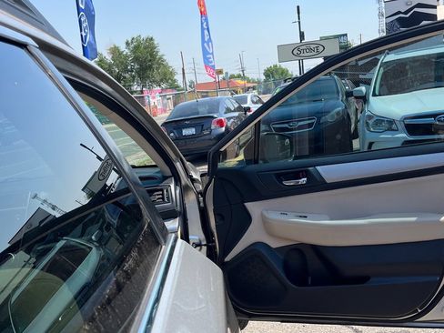 Used 2018 Subaru Outback 2.5i Premium AWD/4WD image 11