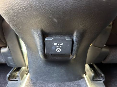 Used 2017 Jeep Cherokee Latitude w/ Comfort/Convenience Group AWD/4WD image 14