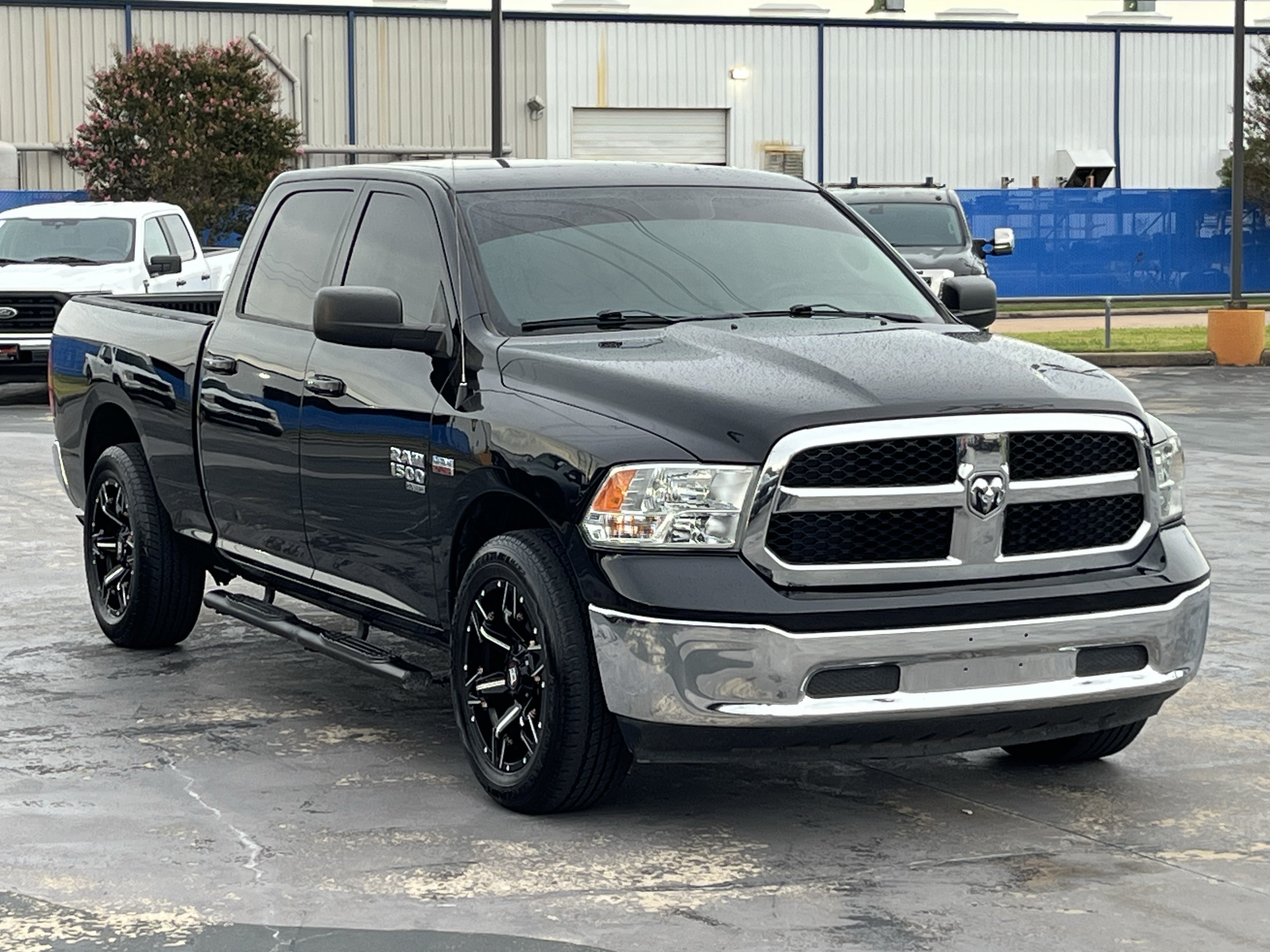 Used 2019 RAM 1500 Classic SLT RWD image 5