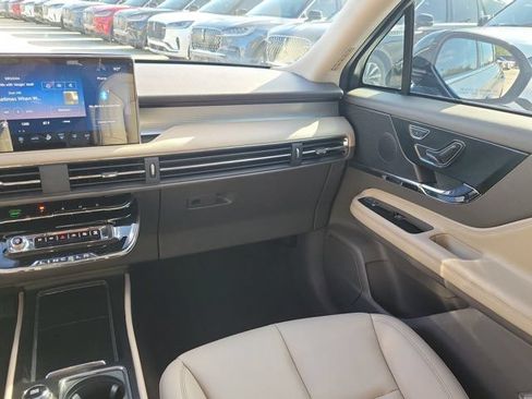 Certified 2023 Lincoln Corsair FWD image 19
