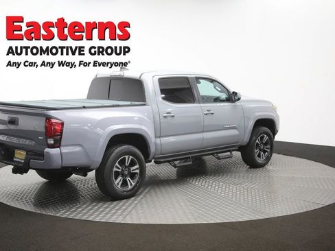 Used 2018 Toyota Tacoma TRD Sport AWD/4WD image 44