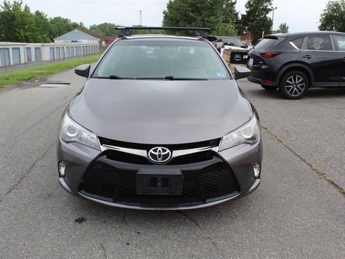 Used 2016 Toyota Camry SE FWD image 2