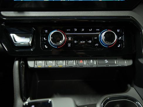 New 2026 GMC Sierra 1500 AT4 w/ AT4 Premium Package AWD/4WD image 41