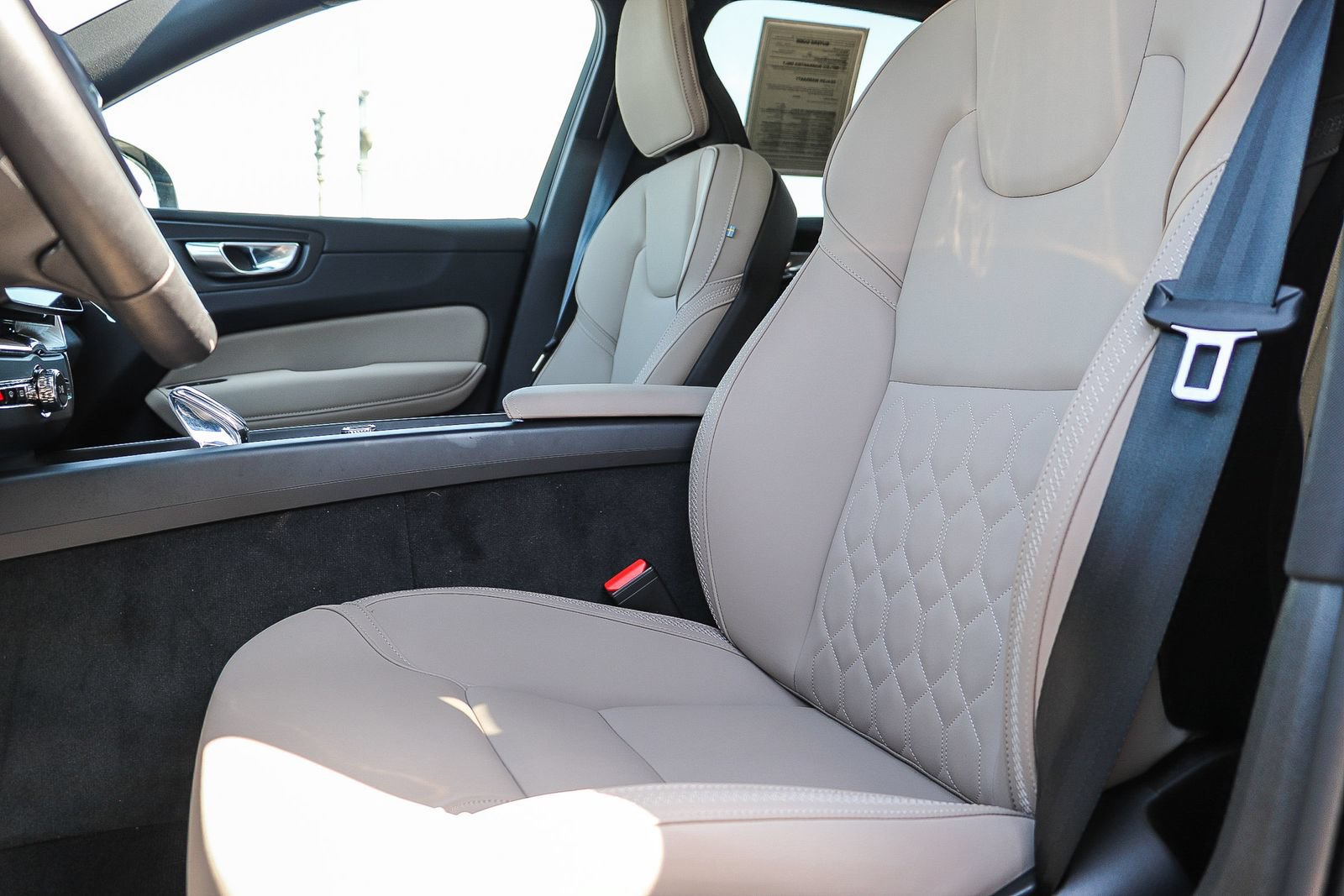 Used 2026 Volvo XC60 B5 Plus w/ Protection Package Premier AWD/4WD image 23