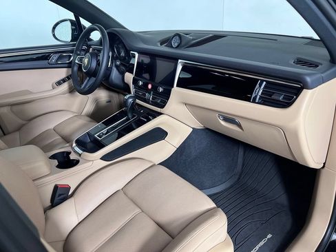 Certified 2024 Porsche Macan S AWD/4WD image 19