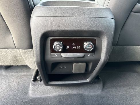 New 2026 Chevrolet Traverse High Country FWD image 32