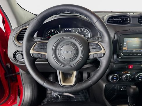 Used 2016 Jeep Renegade Latitude FWD image 13