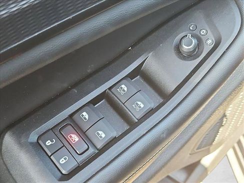 Used 2025 Jeep Grand Cherokee Altitude AWD/4WD image 12