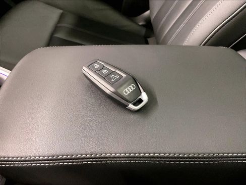 Certified 2025 Audi Q5 Premium w/ Convenience Package image 12