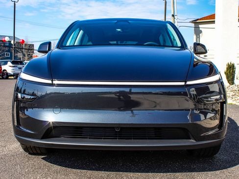 Used 2026 Tesla Model Y AWD image 2