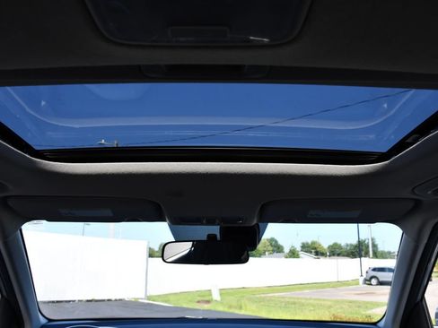 Used 2022 Hyundai Venue SEL FWD image 29