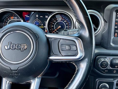 Used 2020 Jeep Wrangler Unlimited Sahara AWD/4WD image 13