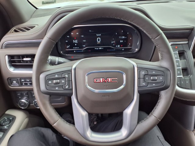 Used 2024 GMC Yukon SLT w/ SLT Luxury Package AWD/4WD image 26