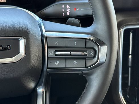 Used 2025 GMC Yukon XL Denali RWD image 39