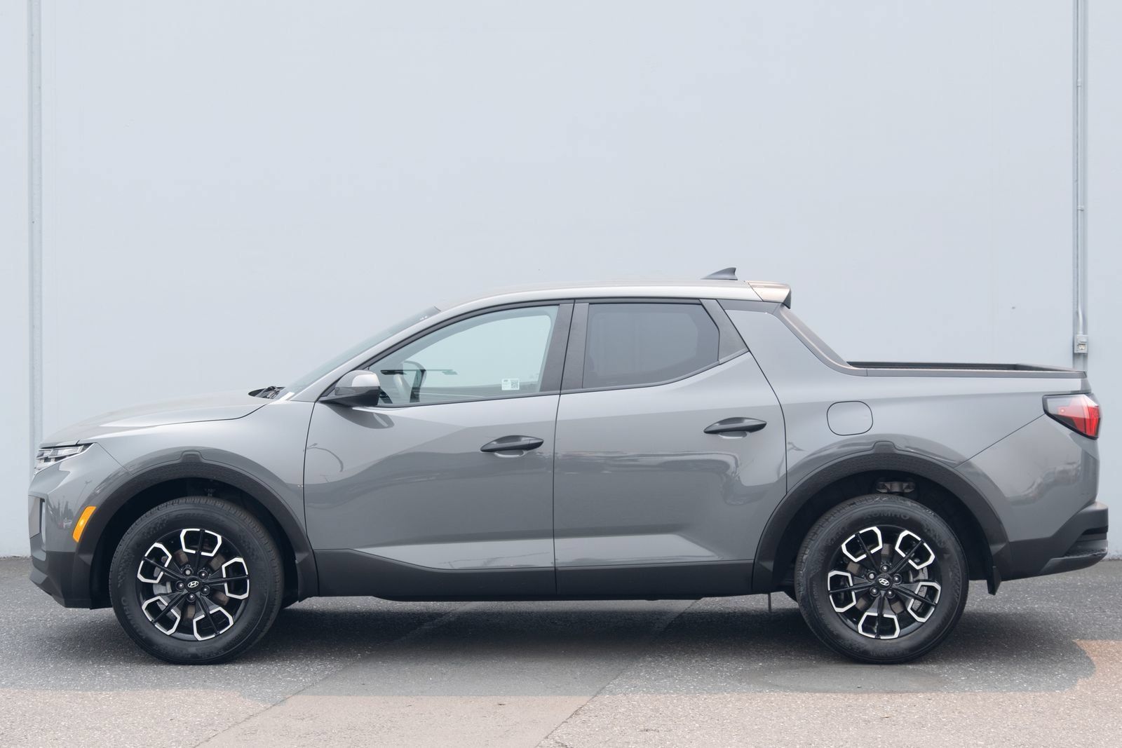 Used 2024 Hyundai Santa Cruz SE AWD/4WD image 23