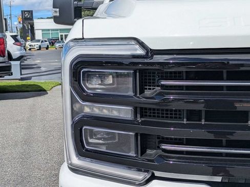 Used 2025 Ford F350 Platinum AWD/4WD image 10