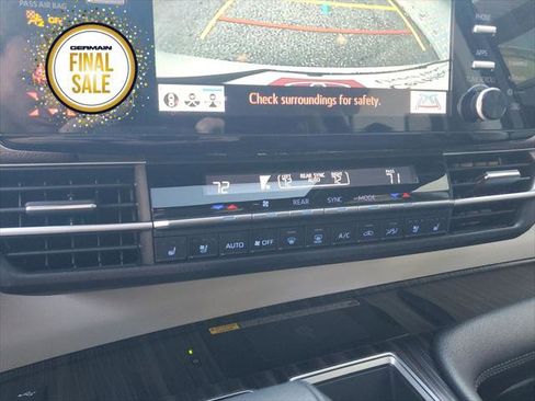 Certified 2022 Toyota Sienna Platinum image 28