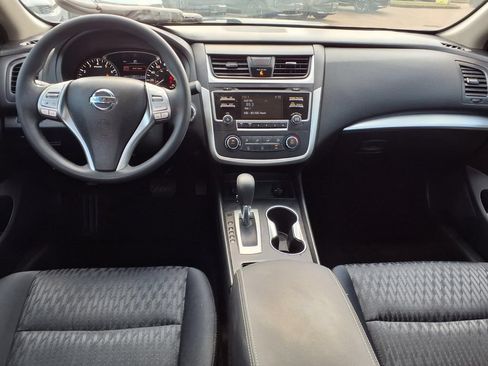 Used 2018 Nissan Altima 2.5 S w/ S Convenience Package FWD image 9