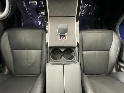 Used 2025 Land Rover Range Rover Velar Dynamic SE image 14