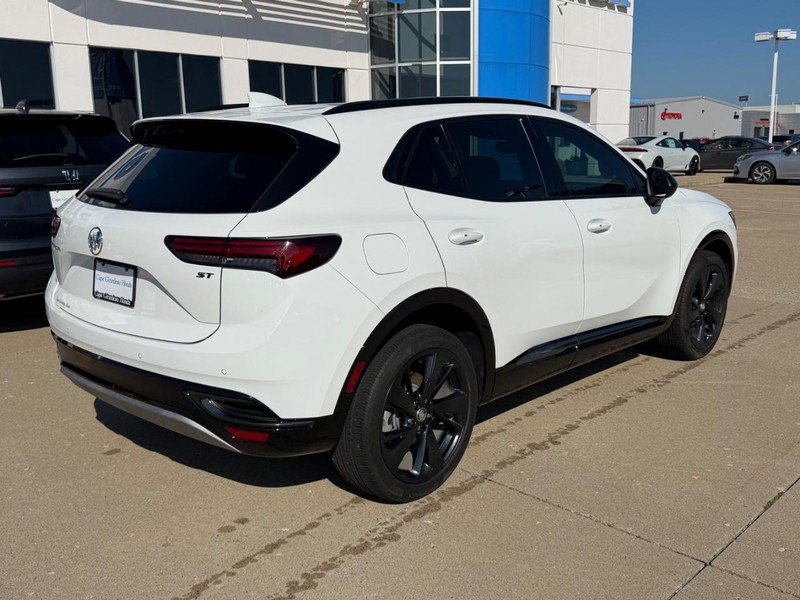 Used 2023 Buick Envision Essence w/ Sport Touring Package AWD/4WD image 2