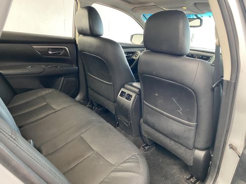 Used 2015 Nissan Altima 2.5 SL w/ Technology Package FWD image 11