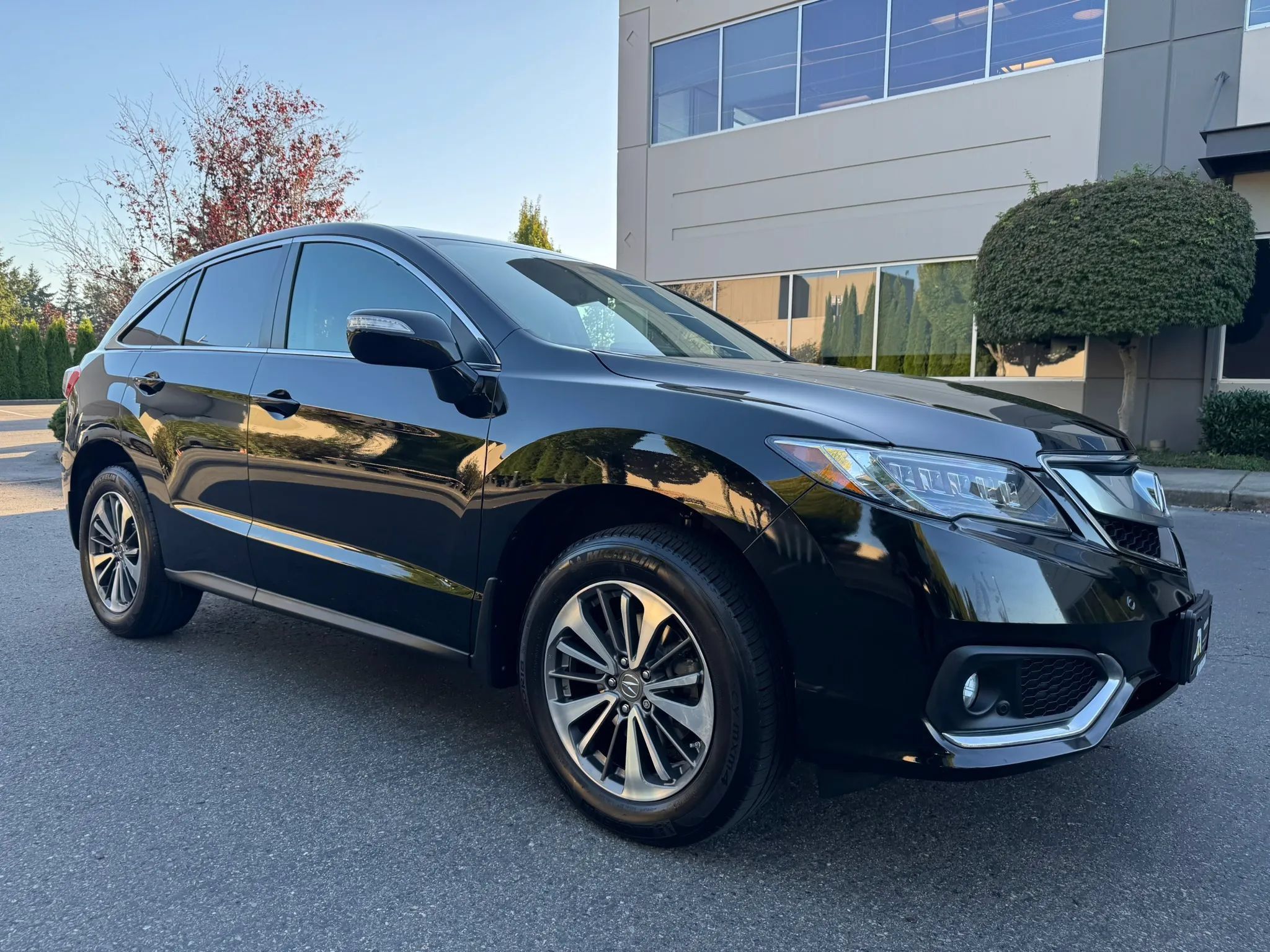 Used 2017 Acura RDX w/ Advance Package AWD/4WD image 1