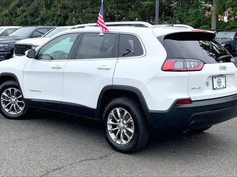 Used 2019 Jeep Cherokee Latitude Plus w/ Cold Weather Group AWD/4WD image 10