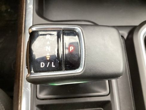 Used 2024 GMC Sierra 1500 Elevation image 28