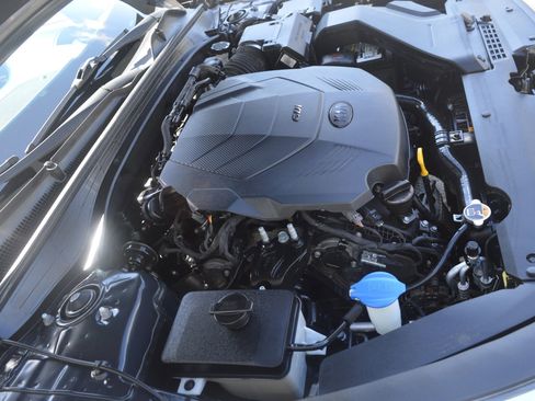 Used 2018 Kia Cadenza Limited image 32