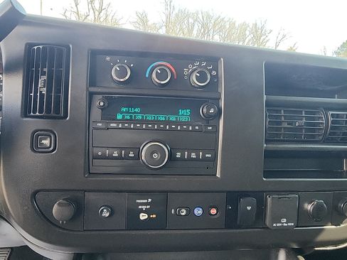 Used 2022 Chevrolet Express 3500 w/ Power Convenience Package RWD image 24