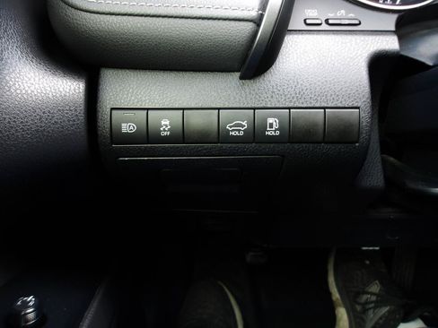 Used 2019 Toyota Camry SE FWD image 20