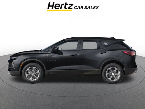 Used 2026 Chevrolet Blazer LT FWD image 3