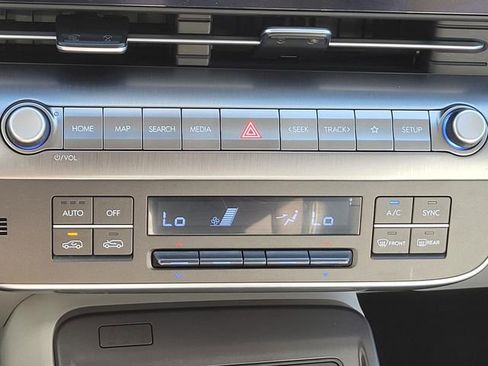 Certified 2025 Hyundai Kona SEL image 23