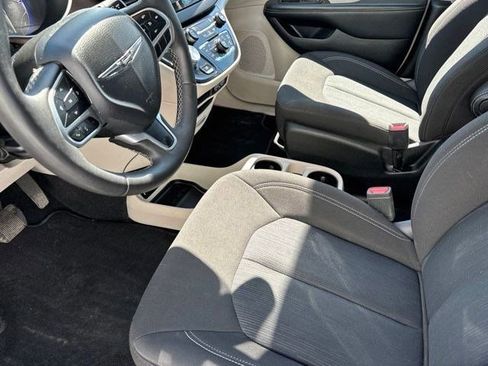 Used 2024 Chrysler Voyager LX FWD image 11