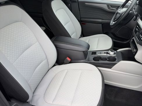 Used 2025 Ford Escape Active w/ Tech Pack #1 FWD image 32