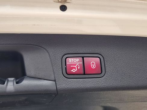 Used 2021 Mercedes-Benz GLS 450 4MATIC image 33