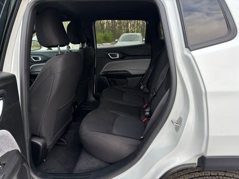 Used 2024 Jeep Compass Sport AWD/4WD image 15