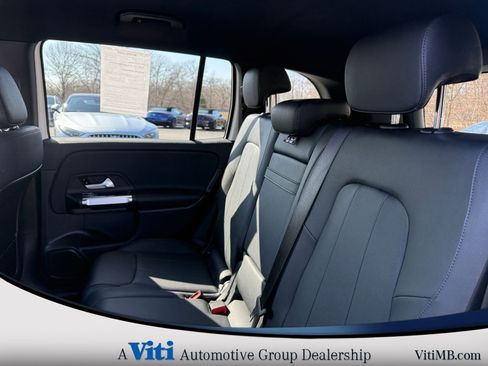 Used 2023 Mercedes-Benz EQB 300 4MATIC image 21