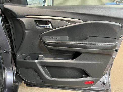Used 2022 Honda Pilot Special Edition image 11