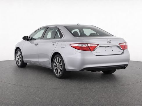 Used 2017 Toyota Camry XLE FWD image 7