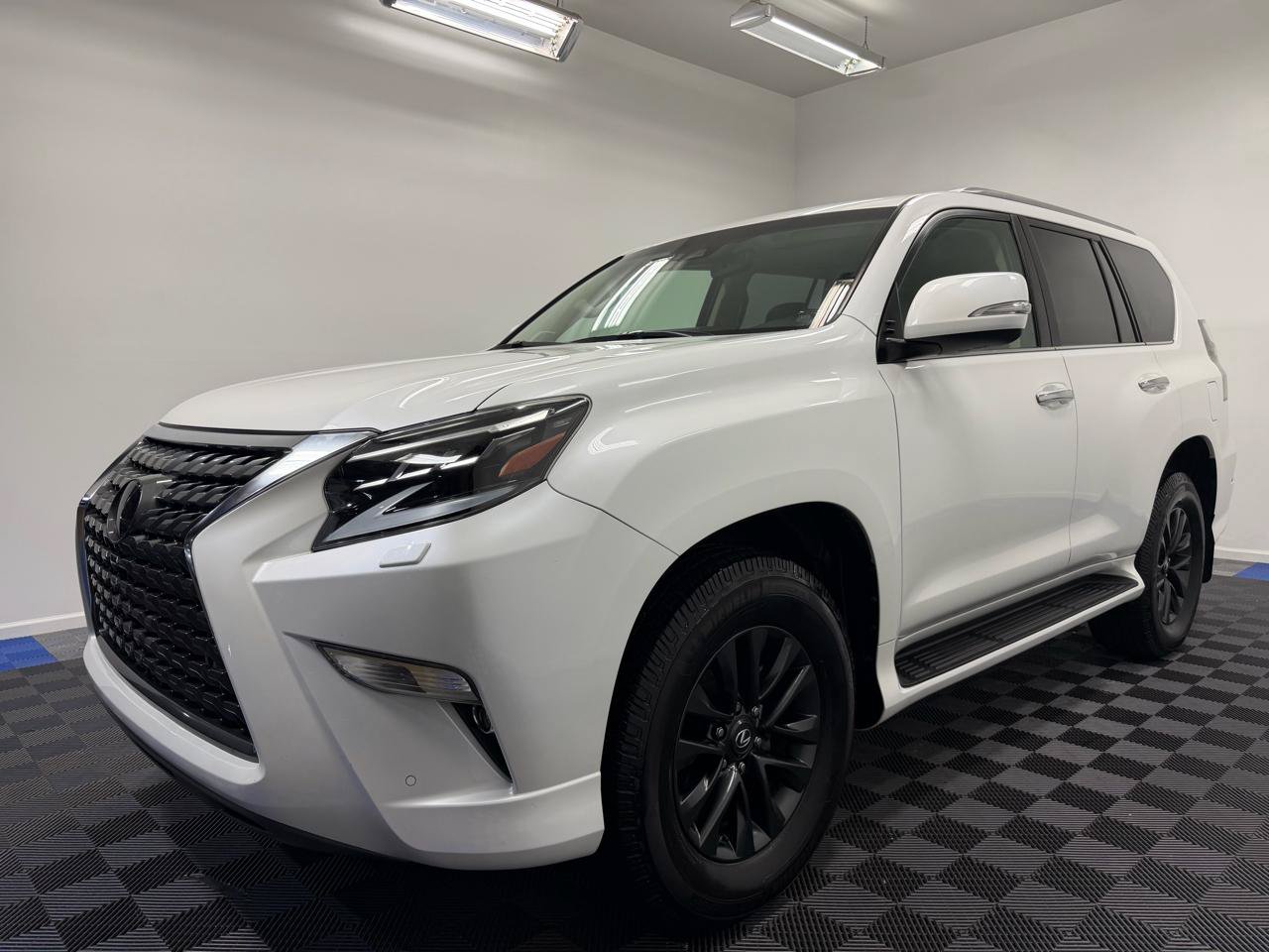 Used 2020 Lexus GX 460 Premium w/ Premium Package AWD/4WD image 3