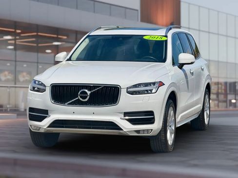 Used 2018 Volvo XC90 T6 Momentum w/ Momentum Plus Package AWD/4WD image 2